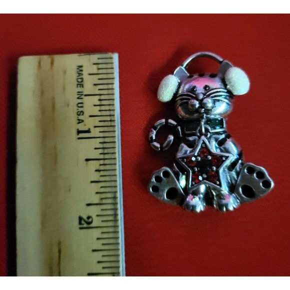 Cat with Earmuffs Pin/ Brooch - Picture 5 of 8